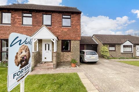 Gybbons Road, Rolvenden, Cranbrook, Kent 2 bed semi