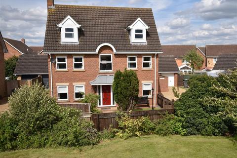 5 bedroom detached house for sale