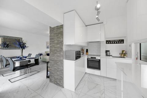 Storrs Road, Chesterfield S40 3 bed semi