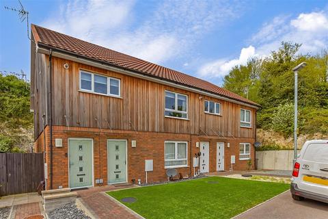 Helms Way, Chatham, Kent 2 bed maisonette for sale