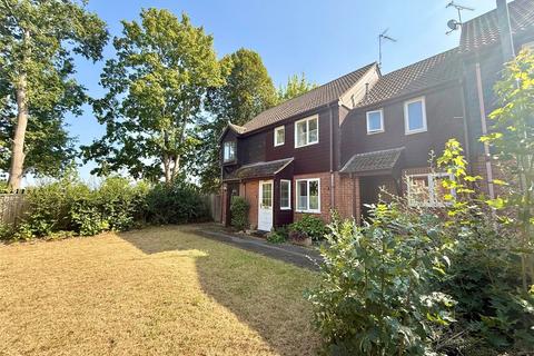 Longlands Walk, Buckingham MK18 2 bed terraced house for sale