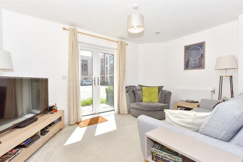 Longley Road, Chichester, West Sussex 2 bed ground floor maisonette for sale