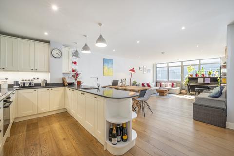 Glenrose Court, 217 Long Lane, London 2 bed flat for sale