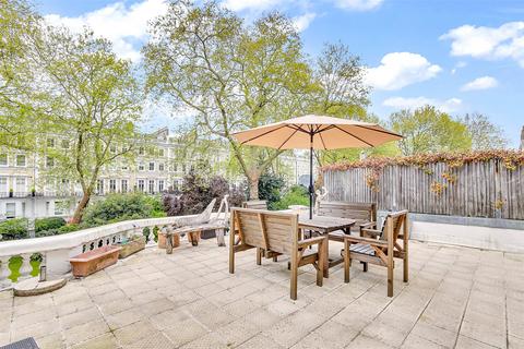 Onslow Gardens, South Kensington... 2 bed apartment for sale