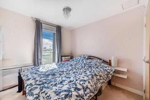 Taywoood Road, Greenford, Northolt, UB5 2 bed flat for sale