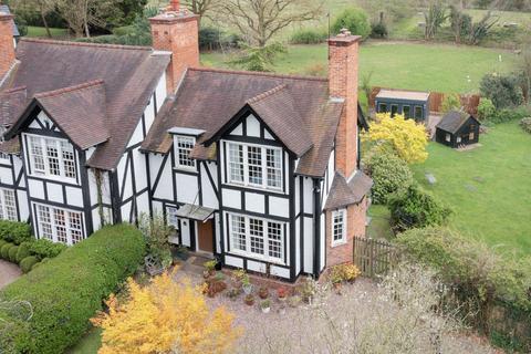 Greenhill, Burcot, Bromsgrove, B60 1BJ 2 bed semi