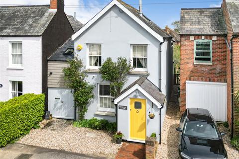 3 bedroom link detached house for sale