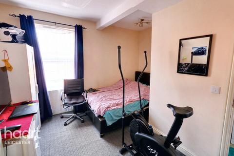 Lorne Road, Leicester 6 bed end of terrace house for sale