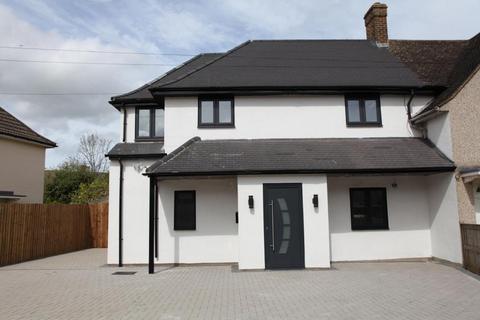 5 bedroom semi-detached house for sale