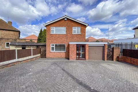 Broadmoor Road, Bilston, WV14 0RN 3 bed detached house for sale