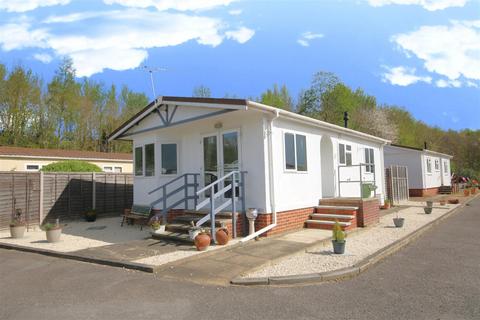 Orchards Residential Park, Langley 2 bed park home for sale