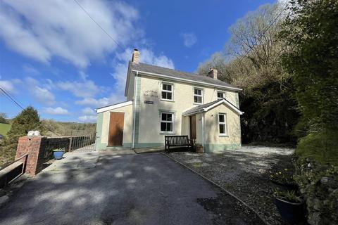 Penybont, Carmarthen 3 bed detached house for sale