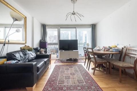 The Quarterdeck, London E14 3 bed apartment for sale