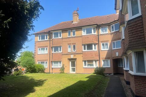 South Bank, Surbiton, KT6 2 bed flat for sale