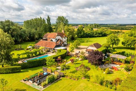 Long Marston, Tring, Hertfordshire, HP23 5 bed equestrian property for sale