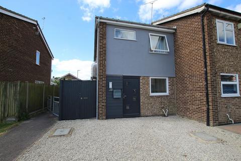 2 bedroom semi-detached house for sale