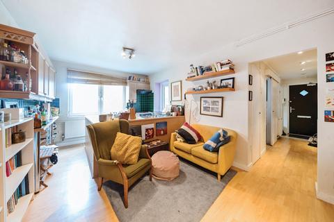 Scott Lidgett Crescent, London 1 bed apartment for sale