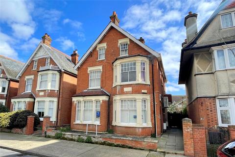 Queens Road, Felixstowe, Suffolk, IP11 5 bed detached house for sale