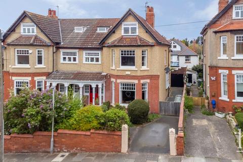 6 bedroom semi-detached house for sale