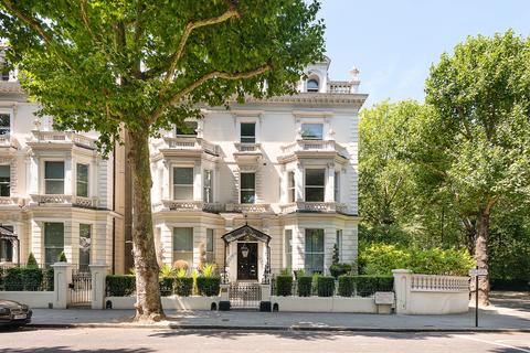 Holland Park, Holland Park, London, W11 4 bed apartment for sale