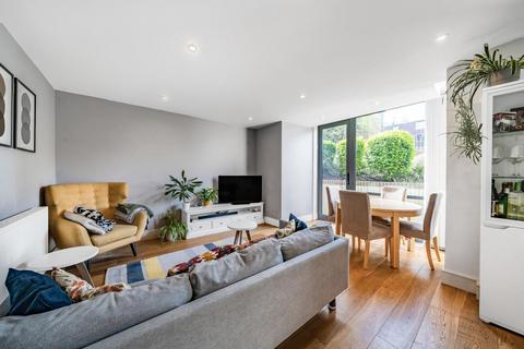 Alton Road, Roehampton 2 bed flat for sale