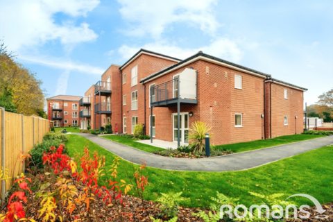 New Road, Tadley, Hampshire 2 bed apartment for sale