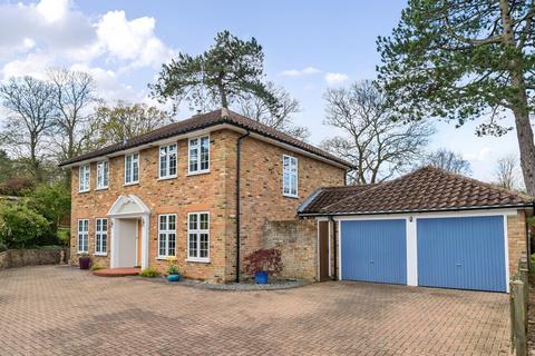 Curtis Road, Alton, Hampshire, GU34 4 bed detached house for sale