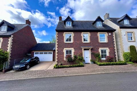 6 bedroom detached house for sale