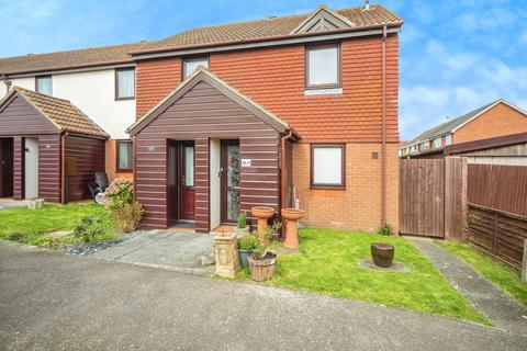Flack Gardens, Hoo ME3 2 bed apartment for sale