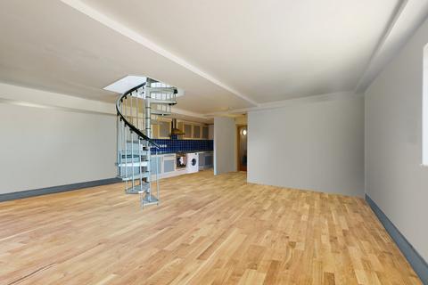 Orchard Place, London E14 2 bed flat for sale