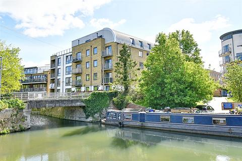 Elder Court, Hertford SG13 2 bed flat for sale