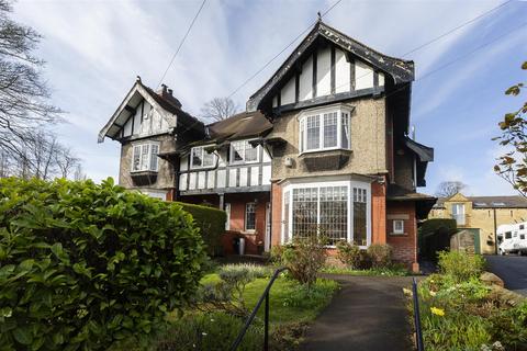 5 bedroom semi-detached house for sale