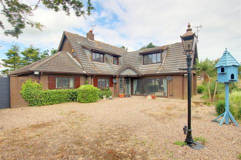 Saltfleet Road, Mablethorpe LN12 4 bed detached house for sale