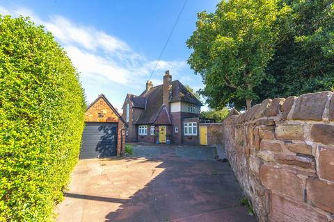 Black Horse Hill, West Kirby CH48 3 bed detached house for sale