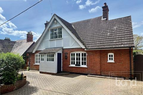 The Common, Chelmsford CM3 3 bed detached house for sale