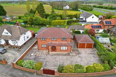 Moss Lane, Windle, WA11 4 bed detached house for sale