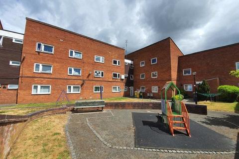Wellington Close 1 bed apartment for sale