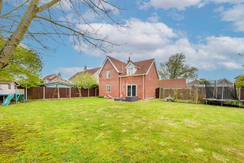 Beccles Road, Burgh St. Peter 5 bed detached house for sale