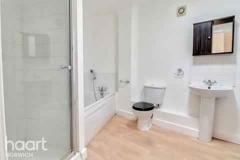 Catton Grove Road, Norwich 2 bed flat for sale