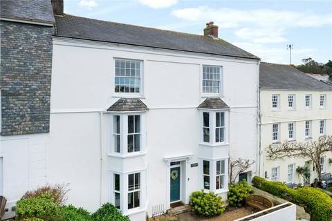 5 bedroom terraced house for sale