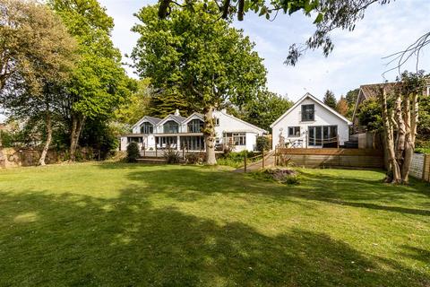 5 bedroom cottage for sale