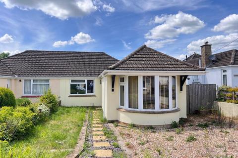Stringers Drive, Stroud 3 bed semi