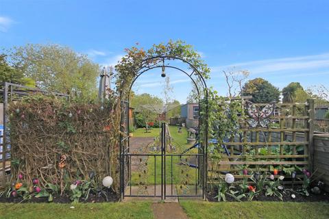 Railway Cottages, Thirsk YO7 3 bed terraced house for sale