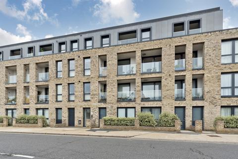 Brighton Road, Surbiton KT6 1 bed flat for sale