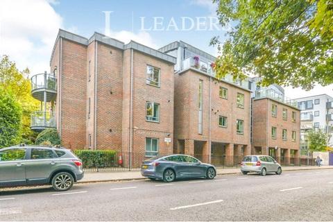 London Road, St. Albans, Hertfordshire 2 bed apartment for sale