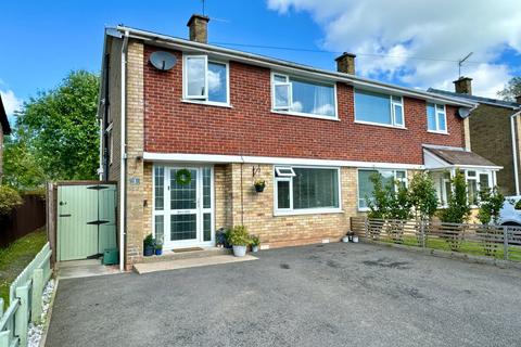 3 bedroom semi-detached house for sale