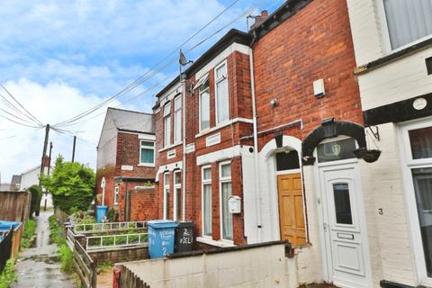 Beaconsfield Gardens, Raglan Street... 2 bed terraced house for sale