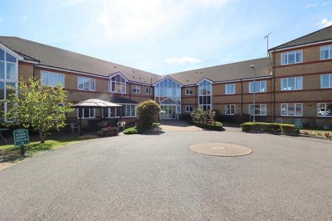 Bushmead Court, Bushmead, Luton... 2 bed apartment for sale