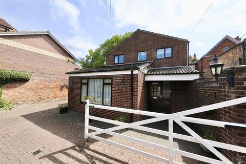 Fletchergate, Hedon, Hull 3 bed detached house for sale