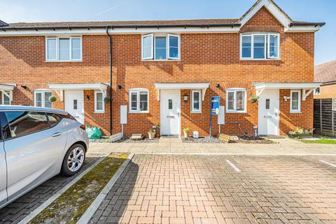 Fawn Drive, Three Mile Cross, Reading 2 bed terraced house for sale